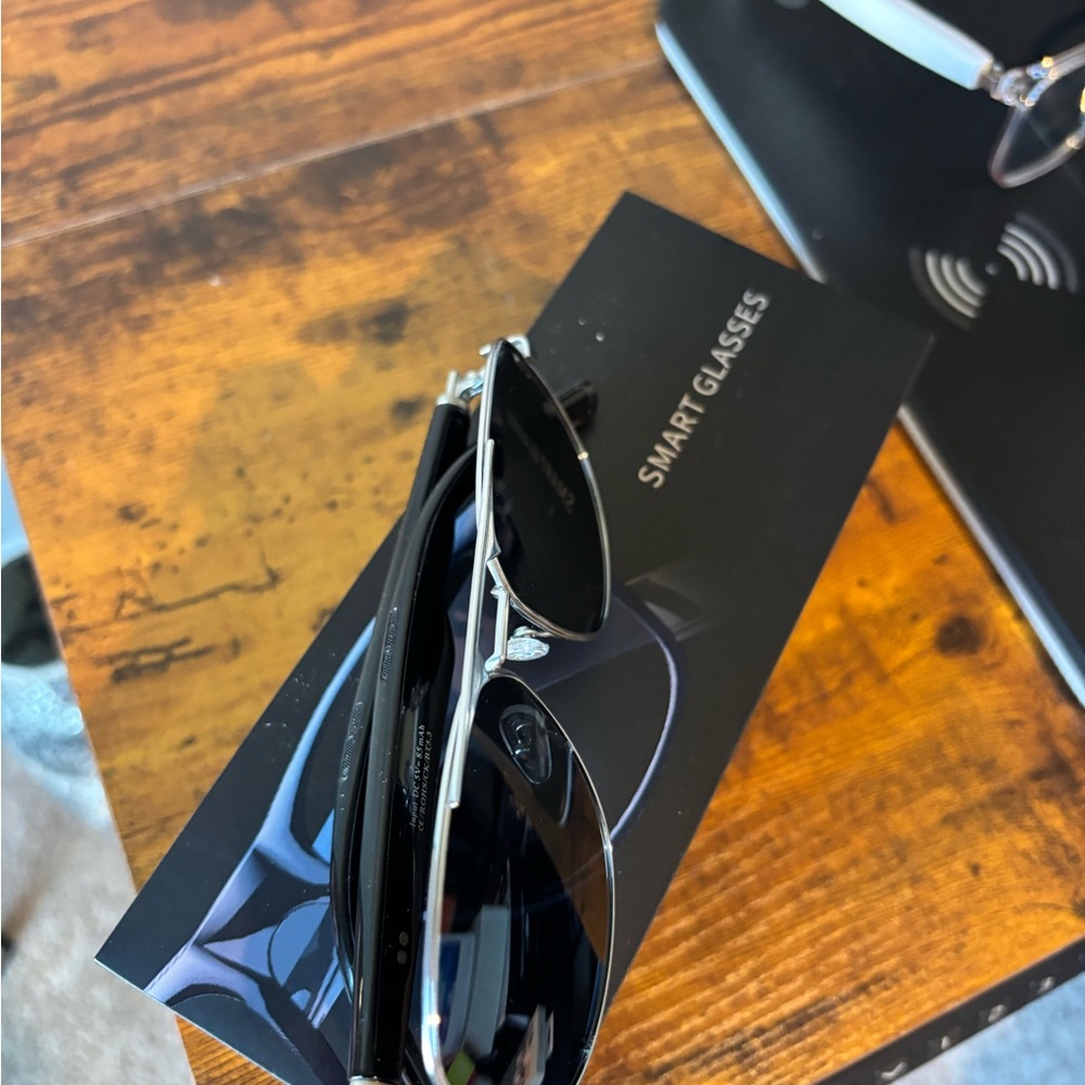 Smart Black Aviator Sunglasses